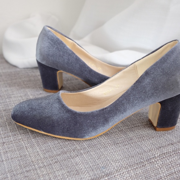 Velvet Heels - Picture 3 of 5